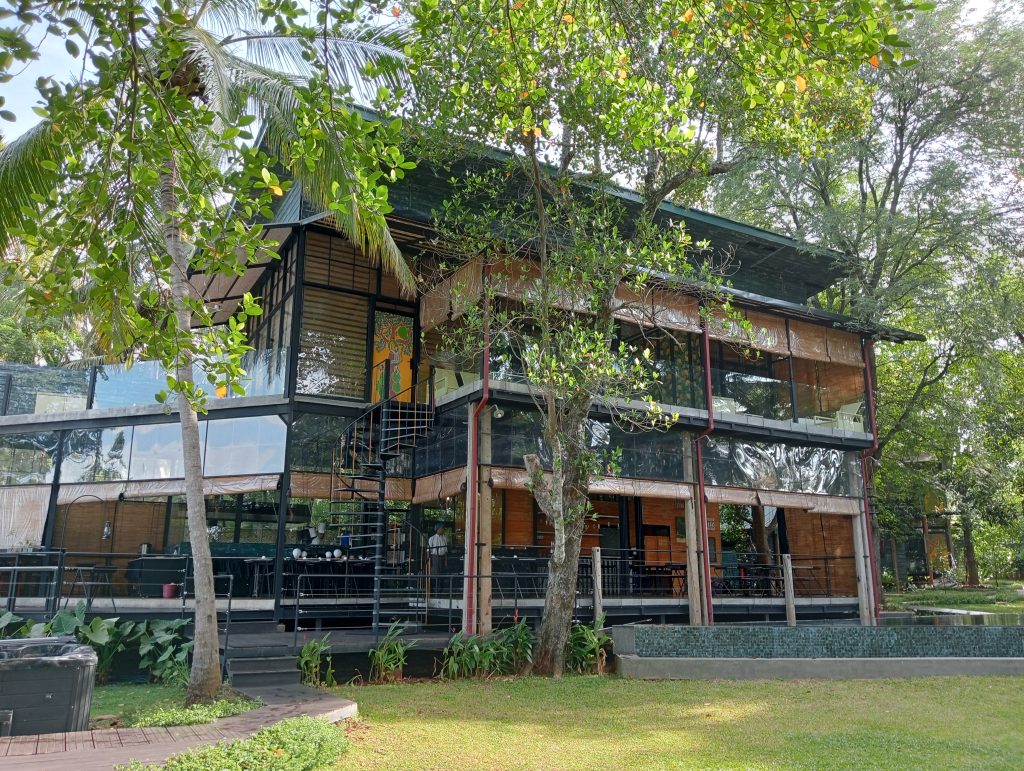 Waraka Thema Udawalawe Hotel - an eco style hotel in a serene waterside setting